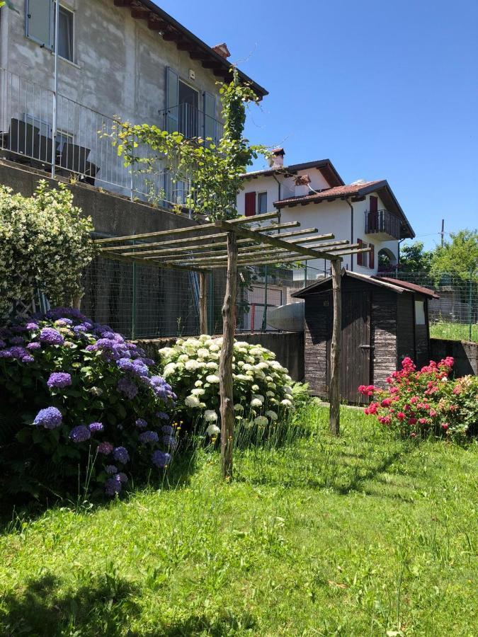 The Children Smile- With Private Garden Daire Colico Dış mekan fotoğraf